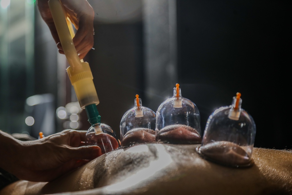 Cupping Massage 60 Min GC